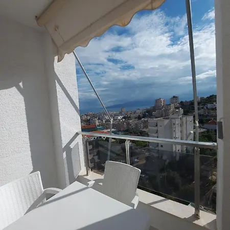 Flat View شقة *